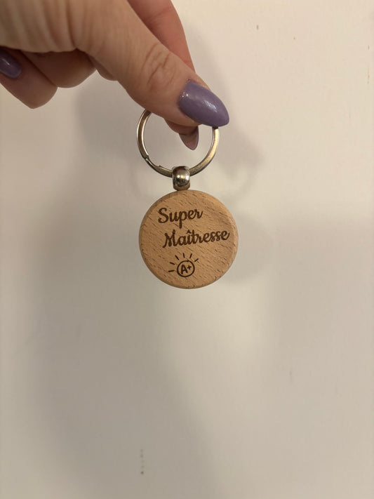 Porte-clés en bois gravé pour maîtresse ✨