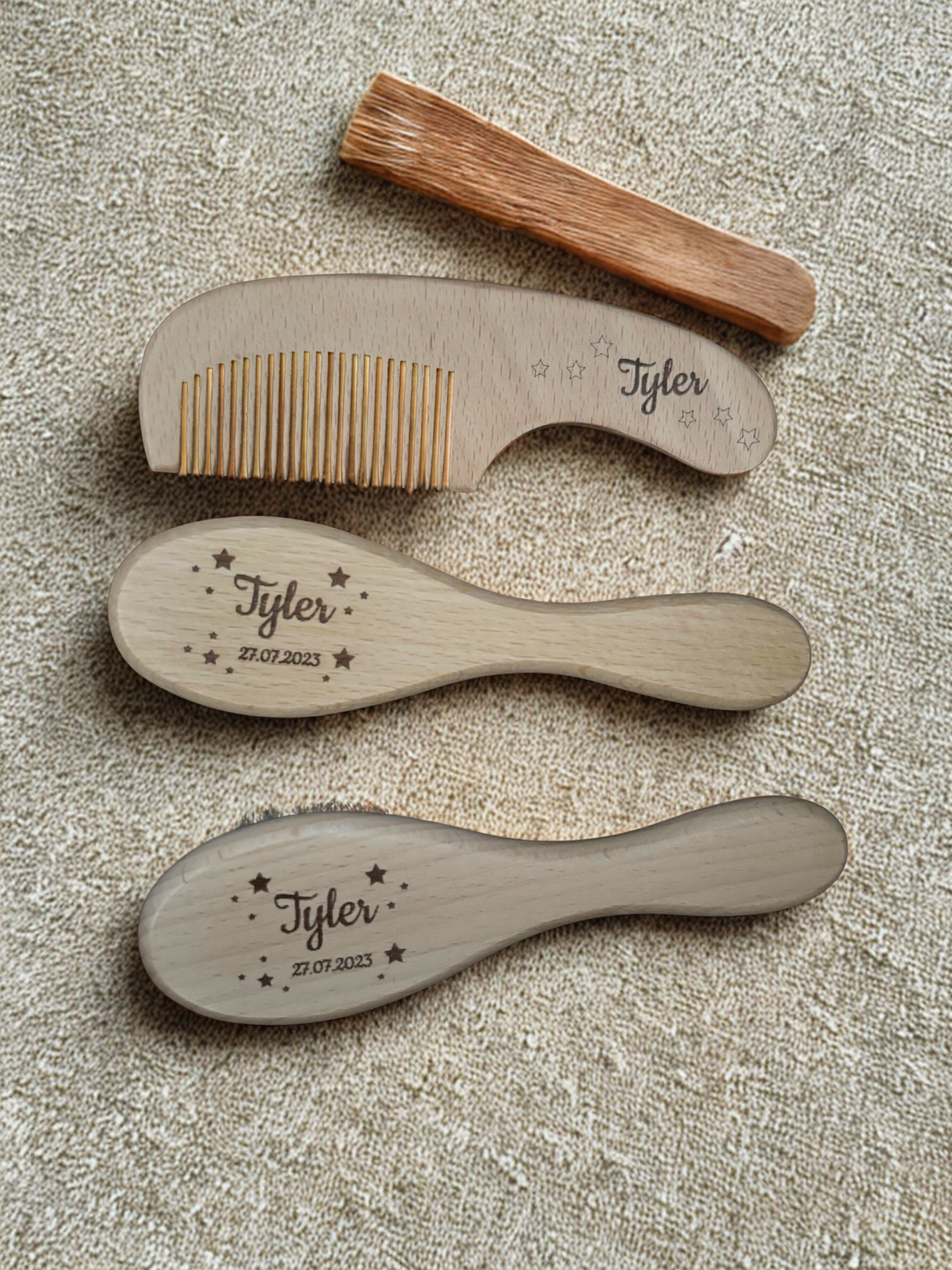Set Brosse & Peigne Bébé en Bois – Personnalisé