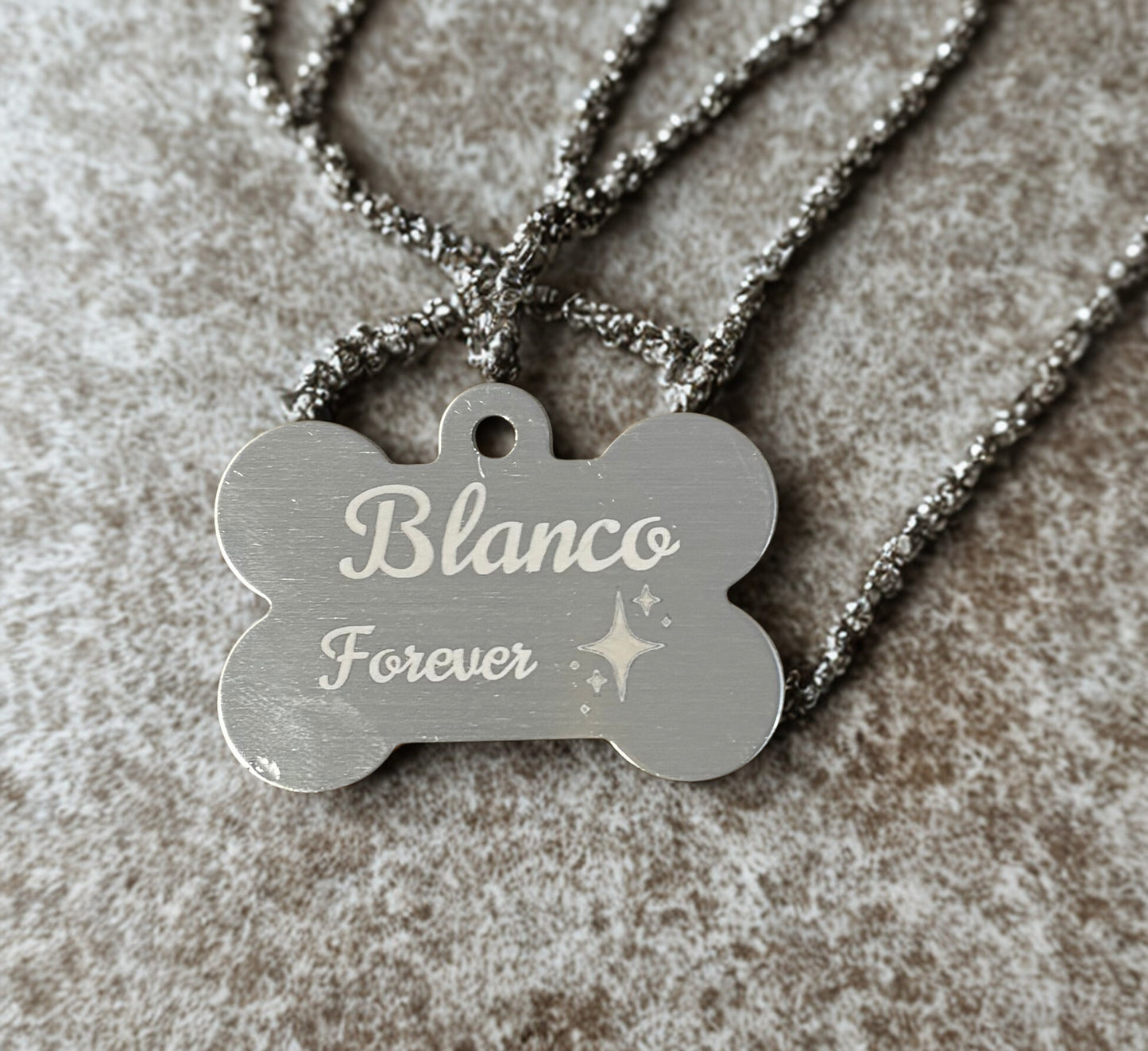 🐶 Médaille Chien Personnalisable – Médaille Os Gravée