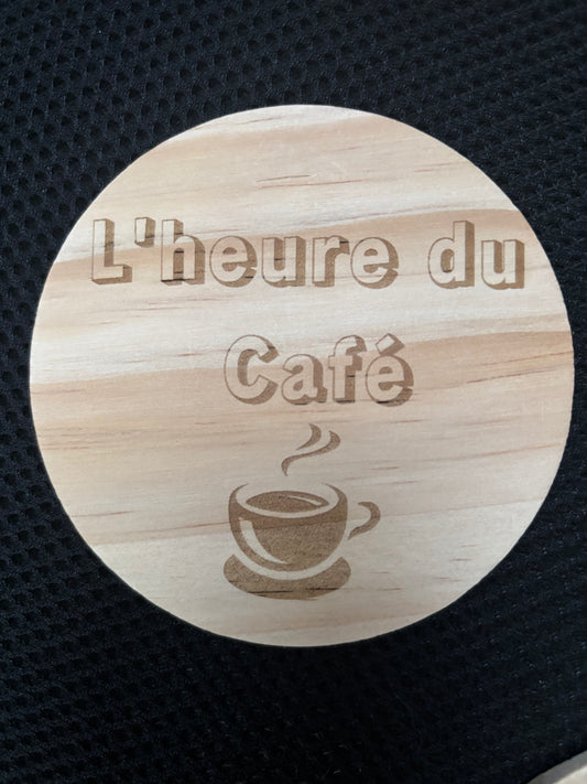 Dessous de verre en bois gravé personnalisable – Cadeau artisanal & naturel