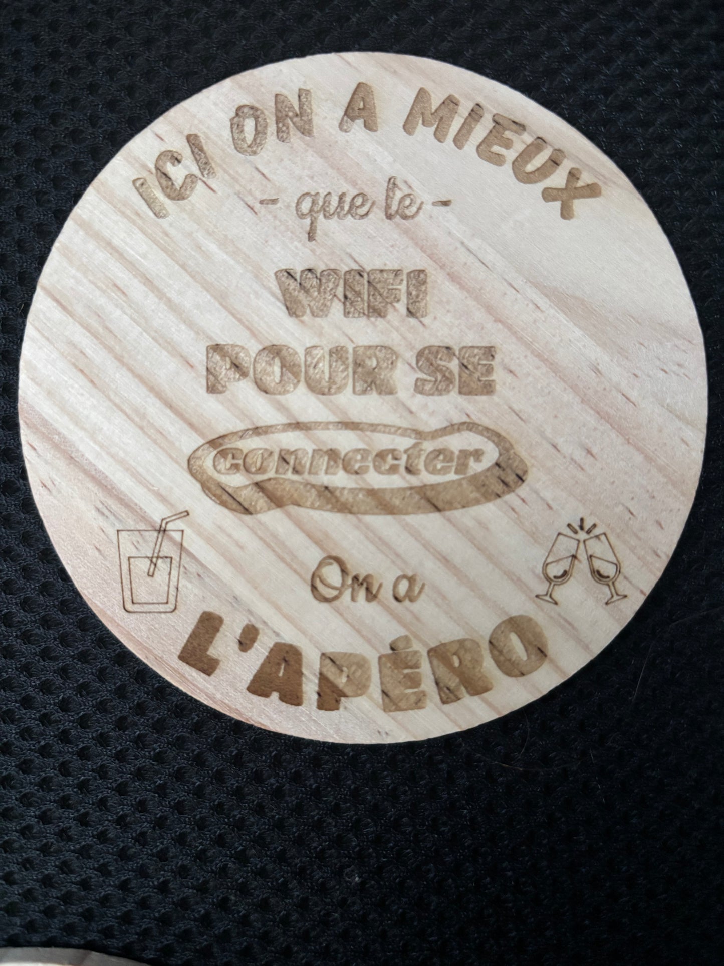 Dessous de verre en bois gravé personnalisable – Cadeau artisanal & naturel